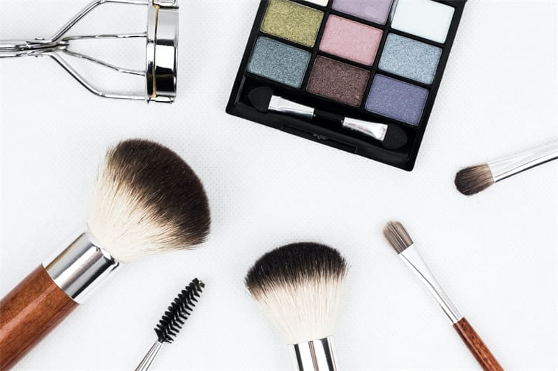 23 Makeup Tools and Their Uses
