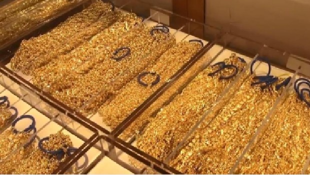 Jewelry in Yiwu International Trade City's stall