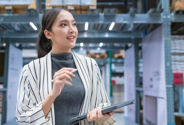 importers-wholesalers-from-sourcing-to-selling