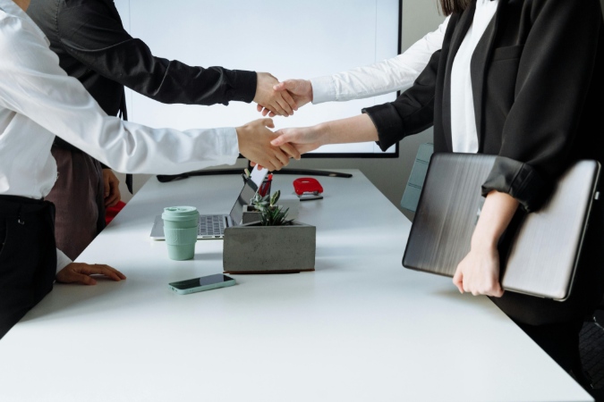 hire a china sourcing agent