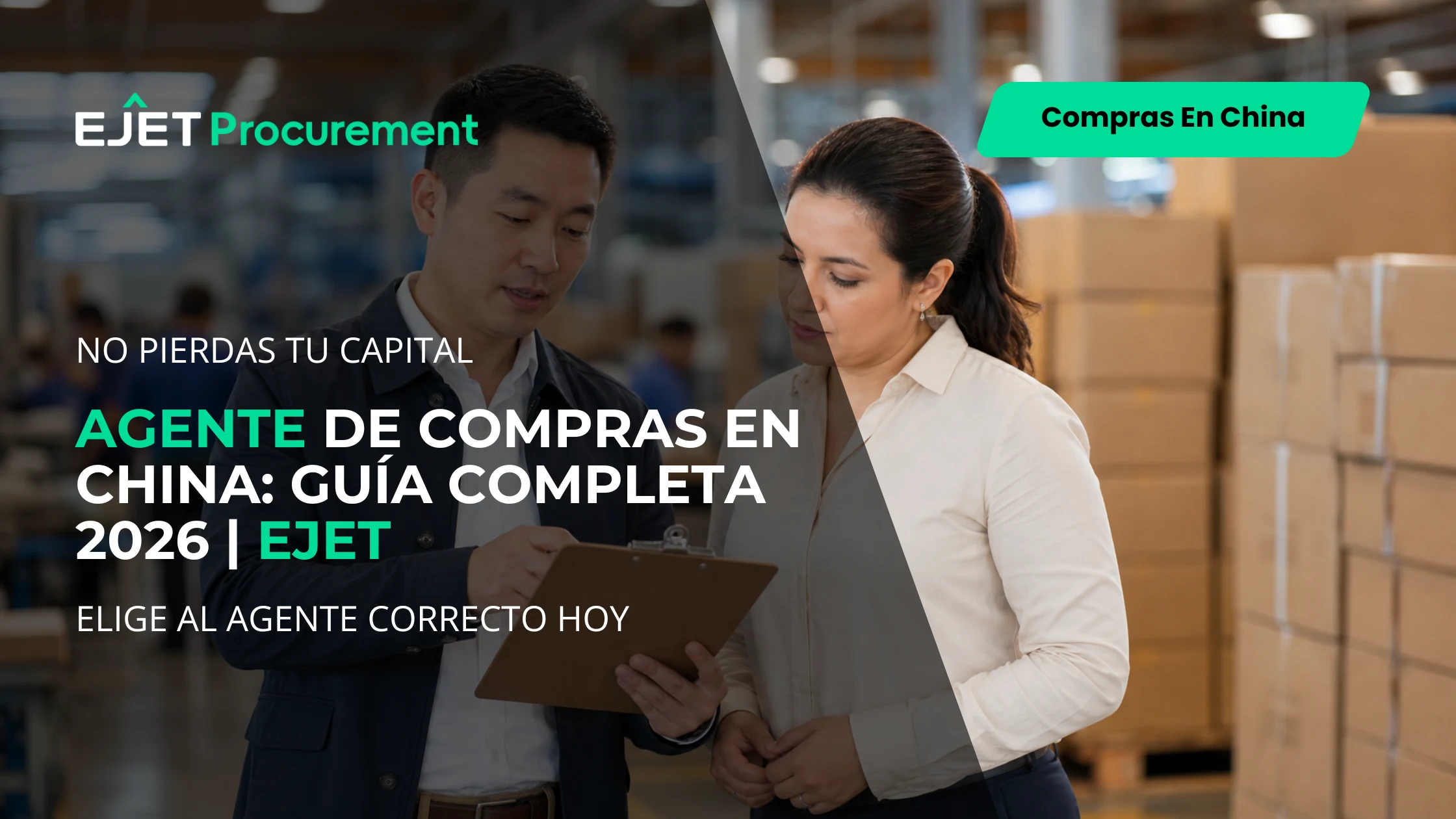 Agente de compras en China revisando productos con importador latinoamericano en fábrica