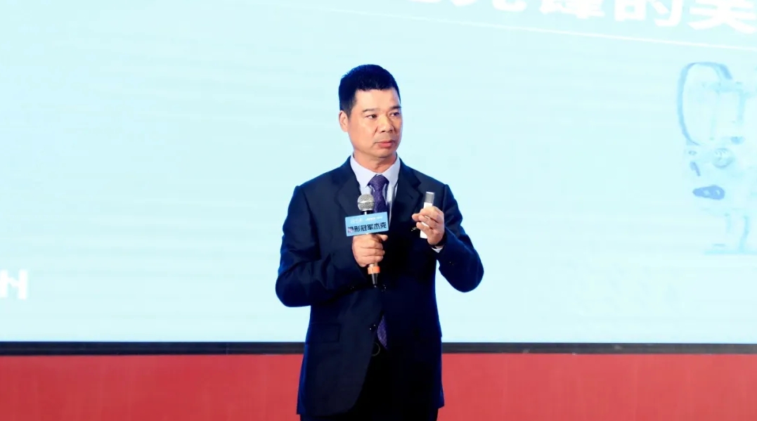 企业成功来源于变与不变的辩证统一。